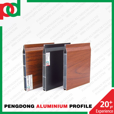 โปรไฟล์อลูมิเนียมสําหรับประตูในอุรุกวัย เม็กซิโก ความร้อน T5 สีไม้ที่แตกต่างกัน